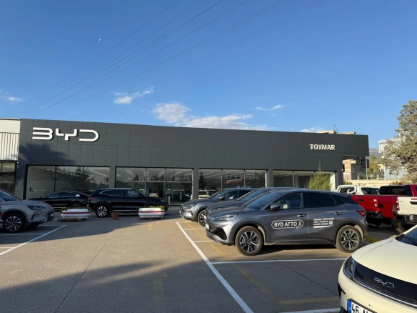 BYD TOYMAR7